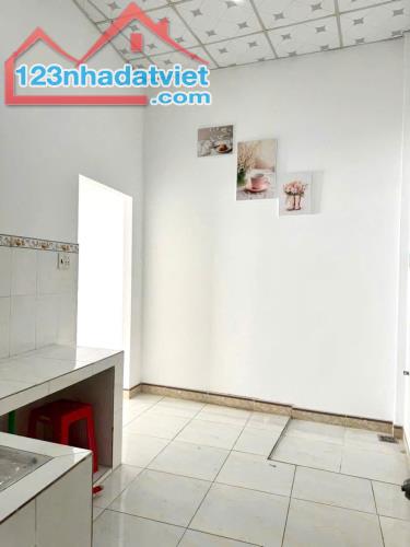 NHÀ THỔ CƯ PHÚ TÂN ĐƯỜNG XE 7 CHỖ GẦN ĐẠI LỘ ĐỒNG KHỞI VÒNG XOAY TÂN THÀNH - 3