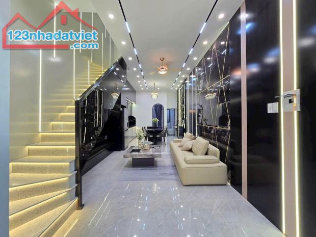 GIÁ 2,5 TỶ. NHÀ 3 TẦNG 200m2 MỚI 100% 3PN, 4WC. SỔ HỒNG RIÊNG, TP THỦ DẦU MỘT - 1