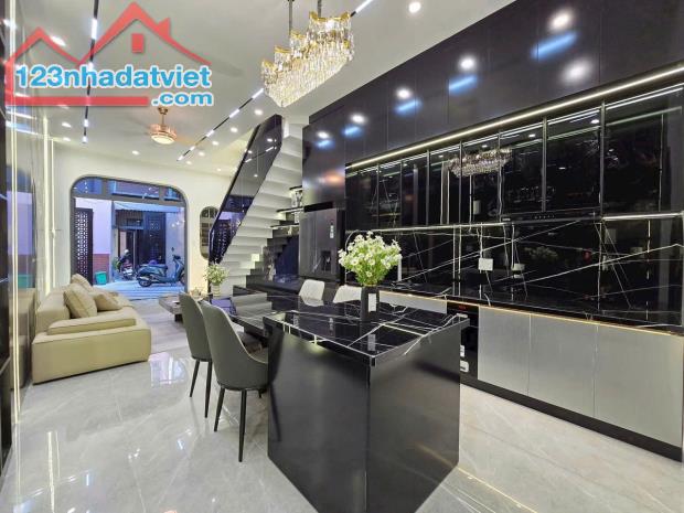GIÁ 2,5 TỶ. NHÀ 3 TẦNG 200m2 MỚI 100% 3PN, 4WC. SỔ HỒNG RIÊNG, TP THỦ DẦU MỘT - 2