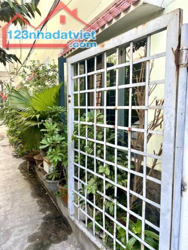 NHÀ BÁN ĐƯỜNG TÔN THẤT THUYẾT- XE HƠI TÓI NHÀ- THUẬN TIỆN ĐI  LẠI -TRỤC ĐƯỜNG THÔNG VỚI - 3