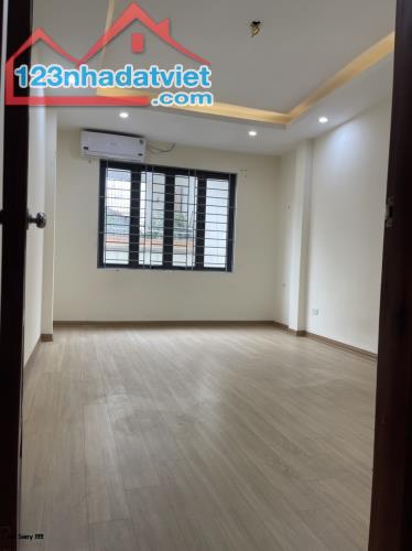 Bán nhà ngõ 17 Đại Mỗ Năm Từ Liêm DT 32m, nhà 5 tầng, MT 3.6m, giá 5.8 tỷ ĐT 0986383826 - 1
