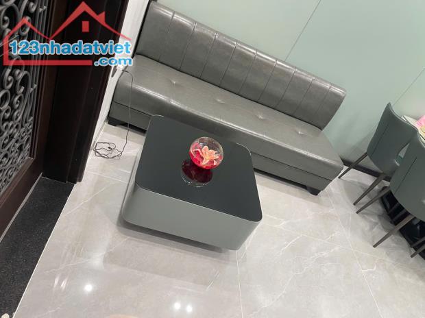 CHO THUÊ CĂN HỘ 2 NGỦ VINHOMES MARINA- CẦU RÀO 2