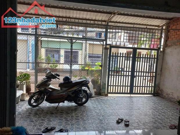 800 TRIỆU Nhà Đồng Tâm Trung Chánh Hóc Môn Cần Bán Gấp 50m2 Sổ Riêng Sang Tên