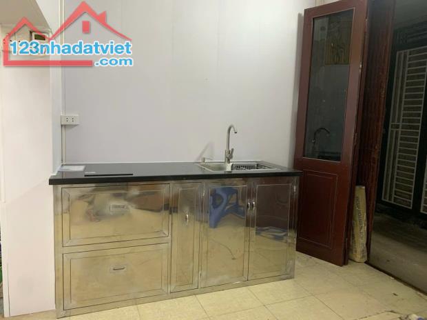 Cho thuê nhà ngõ 184 Trần Khát Chân, 3 tầng x 30m2, 2 ngủ, 7 Triệu ở gia đình, nhóm ngoan - 1
