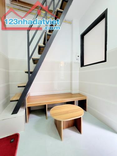 Chỉ 1.85 Tỷ Có Nhà Phạm Văn Đồng - Hẻm Ôtô Đỗ Cửa - 3 Tầng 2PN