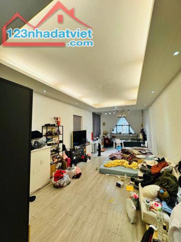 BÁN NHÀ MẶT PHỐ HÀNG LƯỢC, HOÀN KIẾM. 84M2 4 TẦNG MT 4,5M GIÁ 68 Tỷ- VỈA HÈ RỘNG- KINH - 2