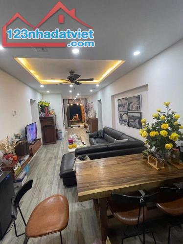 BÁN NHÀ “ĐẸP NHƯ TRANH” TẠI ĐỐNG ĐA, 2 Ô TÔ ĐỖ CỬA, 44.5m2 - 8 Tỷ