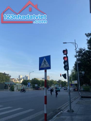 BÁN NHÀ “ĐẸP NHƯ TRANH” TẠI ĐỐNG ĐA, 2 Ô TÔ ĐỖ CỬA, 44.5m2 - 8 Tỷ - 1