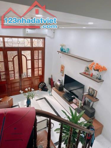 Bán gấp nhà đẹp Đình Thôn, ngõ thông, rộng 2.7m, 40m ra bãi oto, 52m2, Chỉ 8.1tỷ