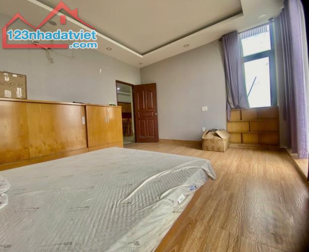 BÁN NHÀ NGUYỄN VĂN LUÔNG Q6 CÁCH MẶT TIỀN 20M, NGANG LỚN 10M,5 TẦNG - CHỈ 9.8 TỶ - 4