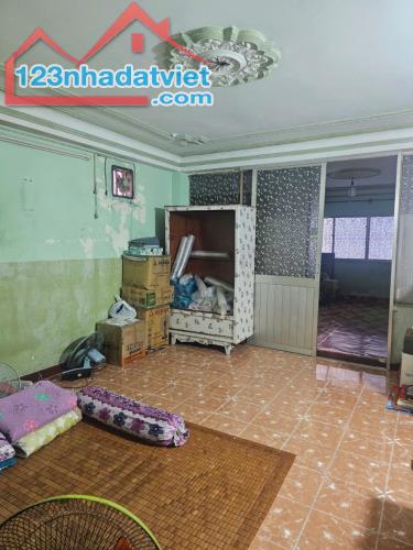 Hiếm nhà Bình Long Tân Quý Tân Phú hẻm 4m sát mặt tiền 65m2 ,4 tầng Nhỉnh 5 tỷ - 3