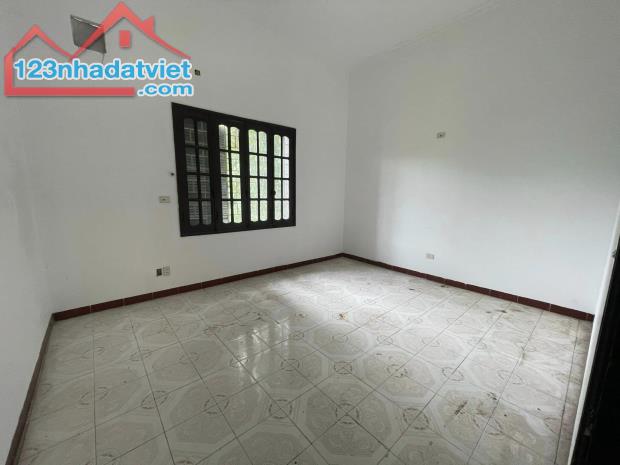 Bán nhà mặt phố Đốc Ngữ - BA ĐÌNH, kinh doanh sầm uất 66m 5tầng 19.1tỷ - 2