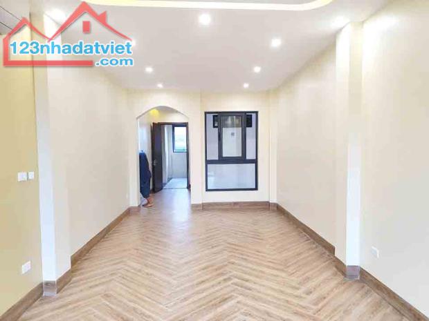 Bán nhà Hoàng Cầu, Đống Đa, gần ôtô, kinh doanh, 40mx5t, 8.8 tỷ, 0985696268 - 1