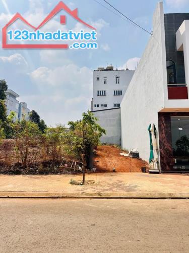 đất Phan Bội Châu khu đấu giá ngay Siêu Thị GO đường điện trường trạm đầy đủ VIP - 1