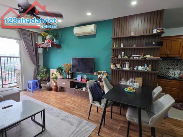 Hiếm! Bán căn hộ 335 Cầu Giấy 90m2 3pn 2vs 6,65 tỷ Full NT, tầng trung