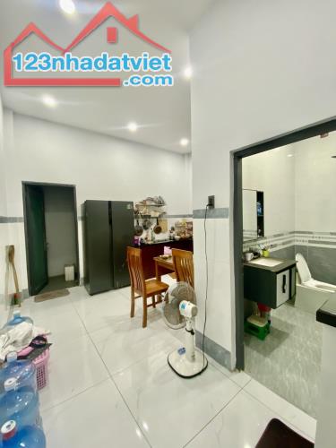 NHÀ 3 TẦNG ĐẸP LUNG LINH – GẦN MẶT TIỀN THẠNH XUÂN 14 – CẠNH PICITY HIGH PARK – CHỈ 2.95 T - 1