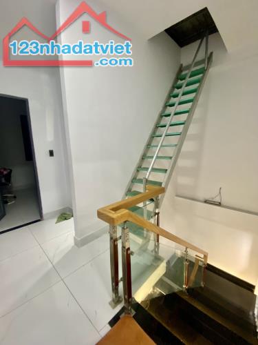 NHÀ 3 TẦNG ĐẸP LUNG LINH – GẦN MẶT TIỀN THẠNH XUÂN 14 – CẠNH PICITY HIGH PARK – CHỈ 2.95 T - 5