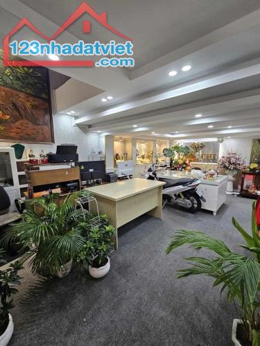 ☘️ GIẢM 400TR GIÁ MỚI CHỈ 9.1TỶ QUẬN 5 Gần Trần Hưng Đạo, Xe Tải Ngay Nhà 4Tầng 71M2 - 1