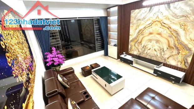 Chính chủ chị gái cần bán. Nhà đẹp ở ngay, Giá mềm nhất khu vực