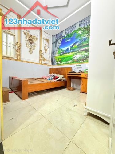 Bán nhà 2 Tầng 116m2 Dĩ An,đường xe hơi,có sân đậu xe,gần UBND phường - 2