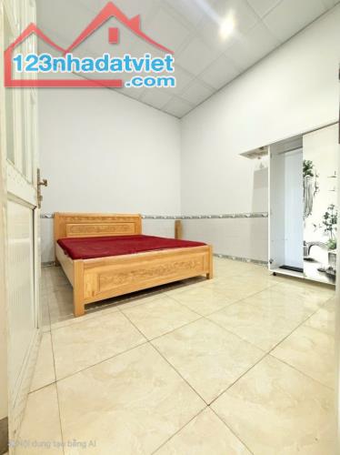Bán nhà 2 Tầng 116m2 Dĩ An,đường xe hơi,có sân đậu xe,gần UBND phường - 3