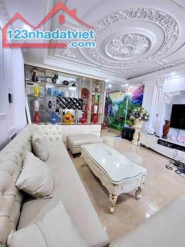 Bán Nhà 5 Tầng Khu Vực Trần Hưng Đạo,Hạ Long. DT:54.7m2 Oto Đỗ Cửa !!! - 1