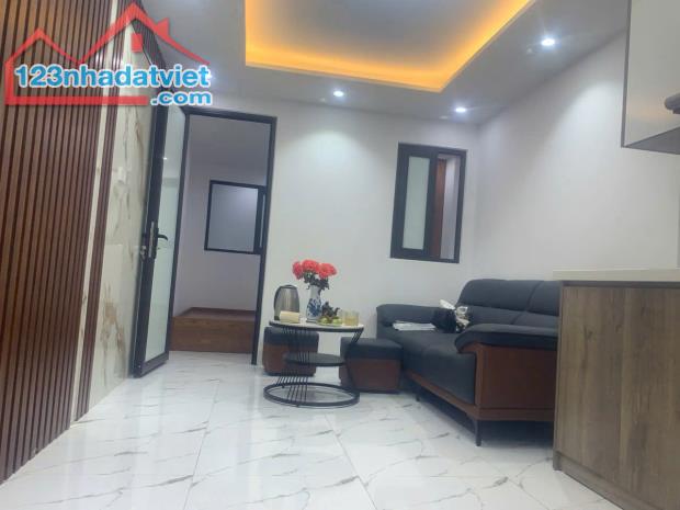 Chỉ 6 tỷ nhà Thái Thịnh Thịnh Quang mới đẹp KD tốt ngõ to thông sát phố 33m 5T đủ nội thất - 1