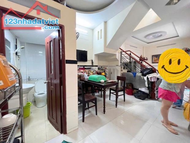 HẺM XE TẢI THÔNG - GIÁP PHAN HUY ÍCH - GÒ VẤP - GIÁ 4.98 tỷ - 2