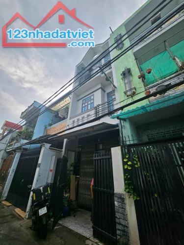 Siêu phẩm Quận 8 – nhà 3 tầng kiên cố, 5PN, sổ hồng riêng