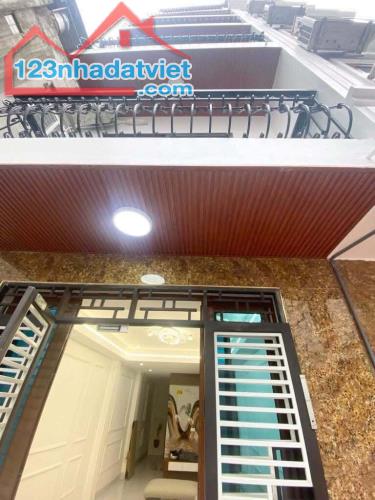 Bán nhà riêng gần bến xe Mỹ Đình - 30 m2 - 6 tầng - thang máy - lô góc 2 mặt thoáng