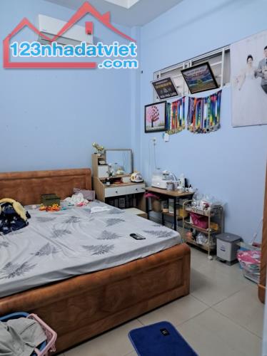 Bán nhà 1 Trệt 1 Lầu Trung Tâm Đông Hòa,đường xe hơi phà phà,gần GO Dĩ An - 3