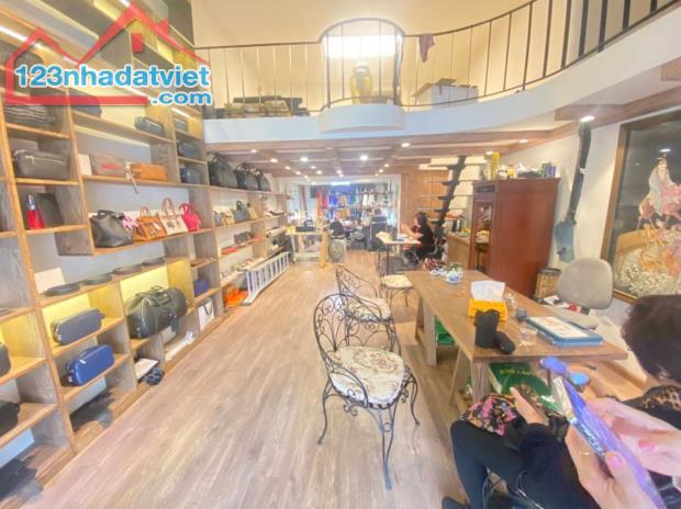 BÁN NHÀ MẶT PHỐ HUẾ. HOÀN KIẾM. 52M2 MT 6,4M GIÁ 41 TỶ- SIÊU PHẨM  - VỈA HÈ ĐÁ BÓNG - - 2