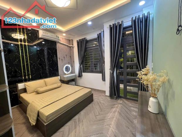 Bán nhà 4 tầng hẻm ôtô thông phường 8 vũng tàu DT: 92m2 giá: 6 tỷ 300 - 1