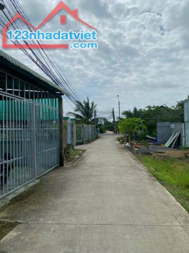 🏡 800 triệu có đất xây nhà ngay tại Đức Hòa – Sổ riêng – Đường xe hơi – Gần chợ!