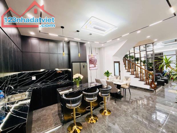 NHƯ KS 5SAO -ĐẠI LA TRUNG TÂM HAI BÀ - DT 58M x 5T - FULL NỘI THẤT - 2