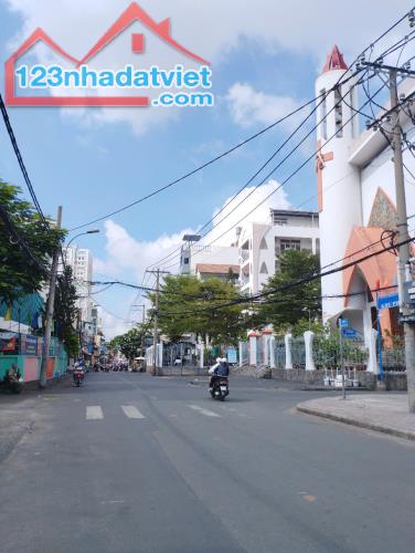 Ngộp Nguyễn Thị Nhỏ - giáp Q11- 40 m2 - 2 tầng - hẻm 4m Thông
