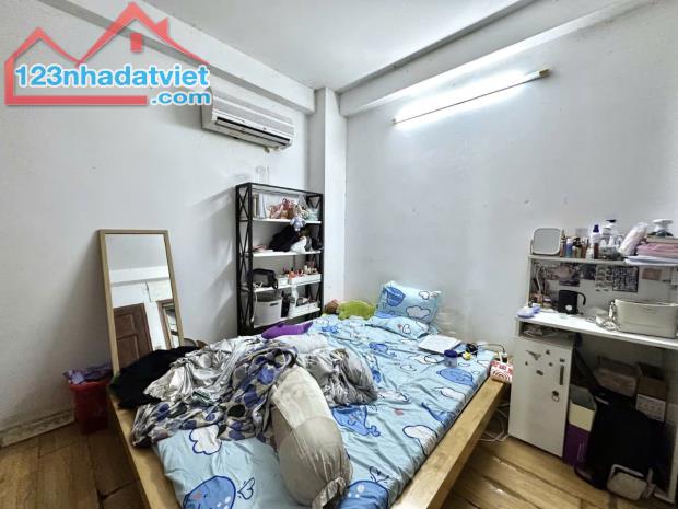 Ngộp Nguyễn Thị Nhỏ - giáp Q11- 40 m2 - 2 tầng - hẻm 4m Thông - 3