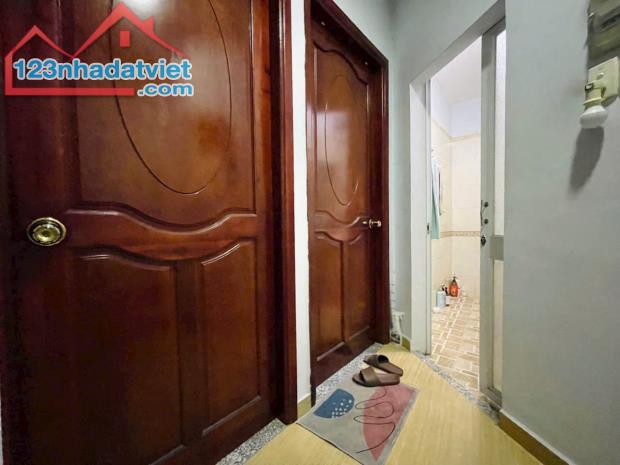BÁN NHÀ CHÍNH CHỦ - P5 PHÚ NHUẬN - 40M - 4 TẦNG BTCT - PHAN ĐĂNG LƯU - 4PN - GẤP BÁN 7.85 - 2