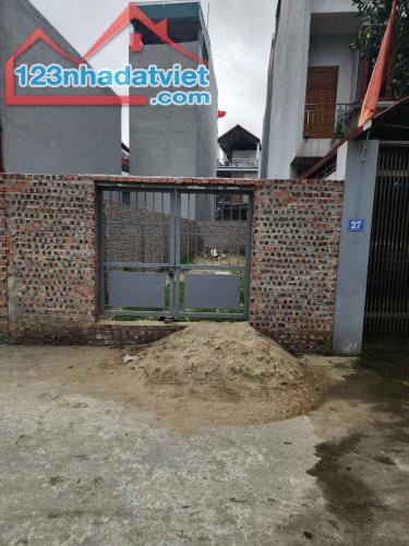 bán đất tặng nhà 2 tầng tại tổ8 thôn đồng quang minh mêlinh hà nội đt 50m2 mt3.7m .