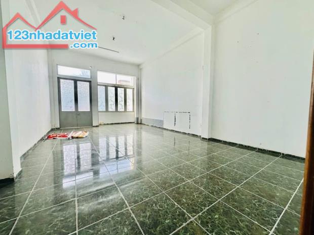 #Cho_thuê_nhà 3 tầng mặt tiền #Nguyễn #Văn #Linh , Hải Châu - 2