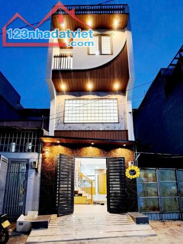 Cần bán nhà đẹp 3 tầng An Phú Đông Quận 12 52m2 gần Gò Vấp giá nhỉnh 6 tỷ