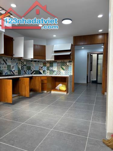 Cần bán nhà đẹp 3 tầng An Phú Đông Quận 12 52m2 gần Gò Vấp giá nhỉnh 6 tỷ - 2
