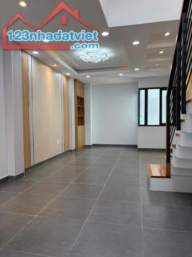 Cần bán nhà đẹp 3 tầng An Phú Đông Quận 12 52m2 gần Gò Vấp giá nhỉnh 6 tỷ - 4