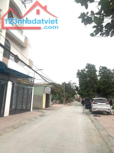 Bán lô đất tuyến 4 phân lô Bãi Huyện 100m giá 2,4x  tỷ  LH 0979087664 - 1