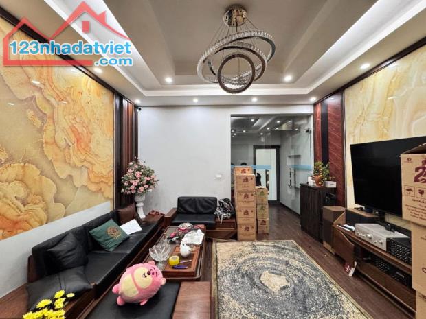 Nhà Liễu Giai 83m*5T, MT 4.8m, căn góc 3 thoáng, ngõ rộng 6m, ô tô vào, 10m ra phố 32 tỷ