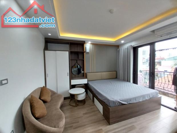 Cho thuê Căn Apartment tại ngõ 193 Trích Sài. Ban công rộng thoáng View hồ Tây. Chỉ 6.5tr - 1
