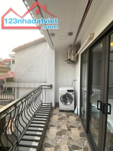Cho thuê Căn Apartment tại ngõ 193 Trích Sài. Ban công rộng thoáng View hồ Tây. Chỉ 6.5tr - 5