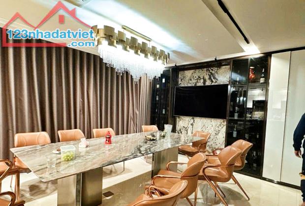 VỊ TRÍ ĐƯỢC ĐÁNH GIÁ ĐẸP và MẶT TIỀN RỘNG TOẠ LẠC TRÊN PHỐ BÙI THỊ XUÂN - 1