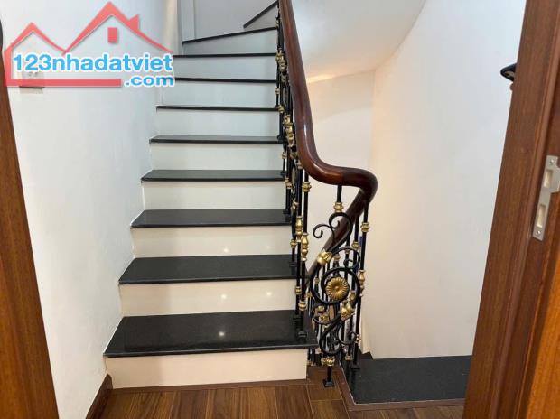 Hoa khôi cực hiếm - vip Tôn Đức Thắng, Đống Đa, thang máy, ô tô đỗ cửa, tặng full nội thất - 3