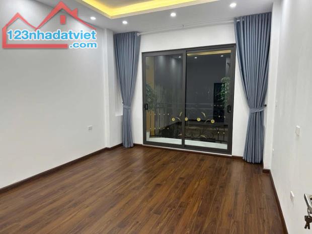 Hoa khôi cực hiếm - vip Tôn Đức Thắng, Đống Đa, thang máy, ô tô đỗ cửa, tặng full nội thất - 5